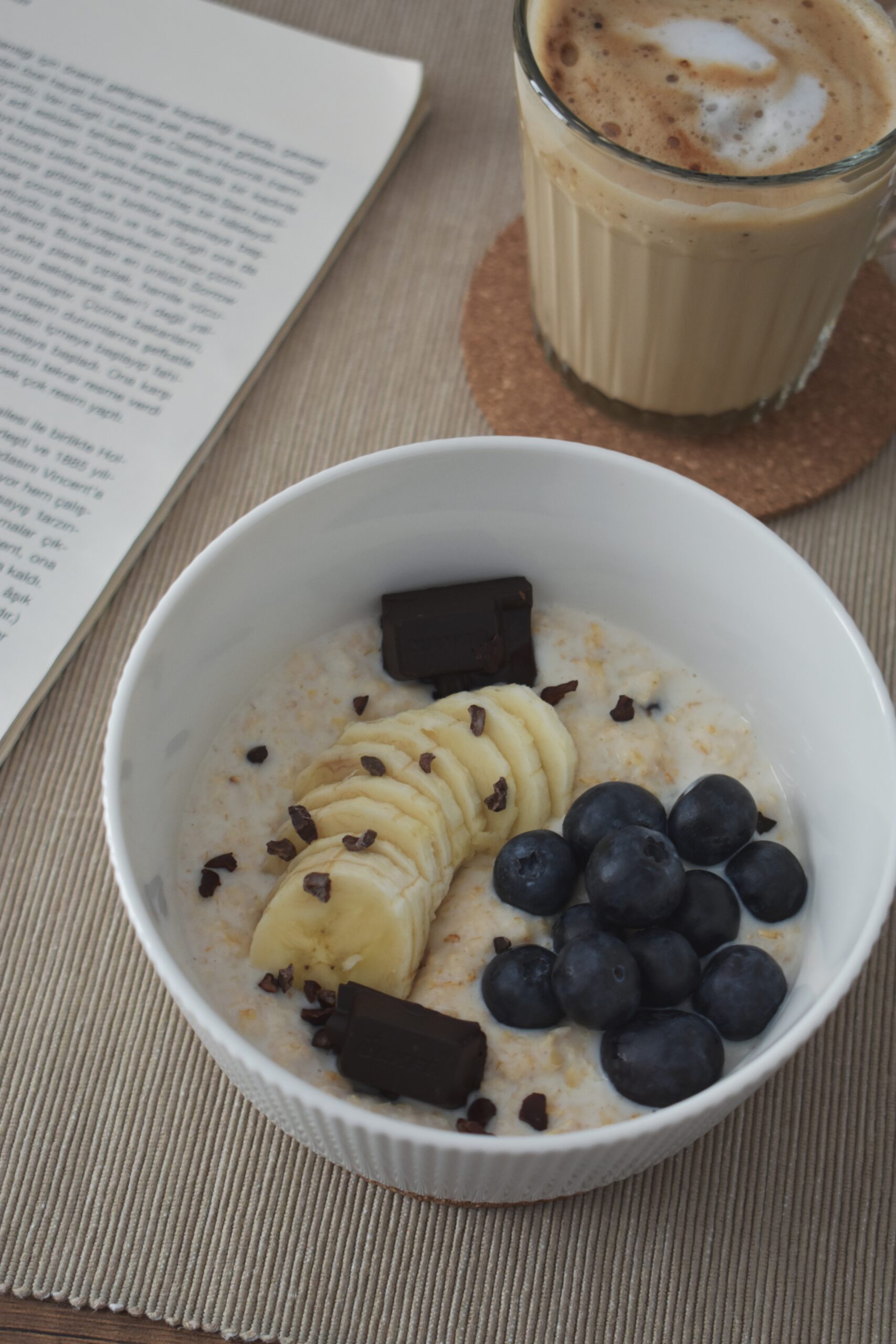 BREAKFAST: QUINOA PORRIDGE WITH BLUEBERRIES